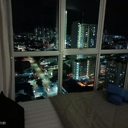 City Town Condo: Cozy Penang Retreat with Beautiful Views George Town Exterior photo